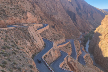 5 Days Private Tour from Marrakech: Dades Trekking & Merzouga Desert